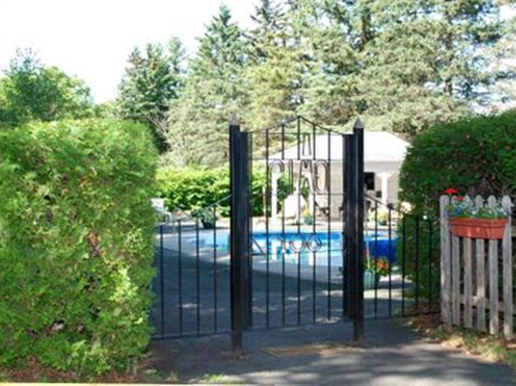 Domaine Les Boises Lee Farm S.A Bed & Breakfast Stanstead Екстериор снимка