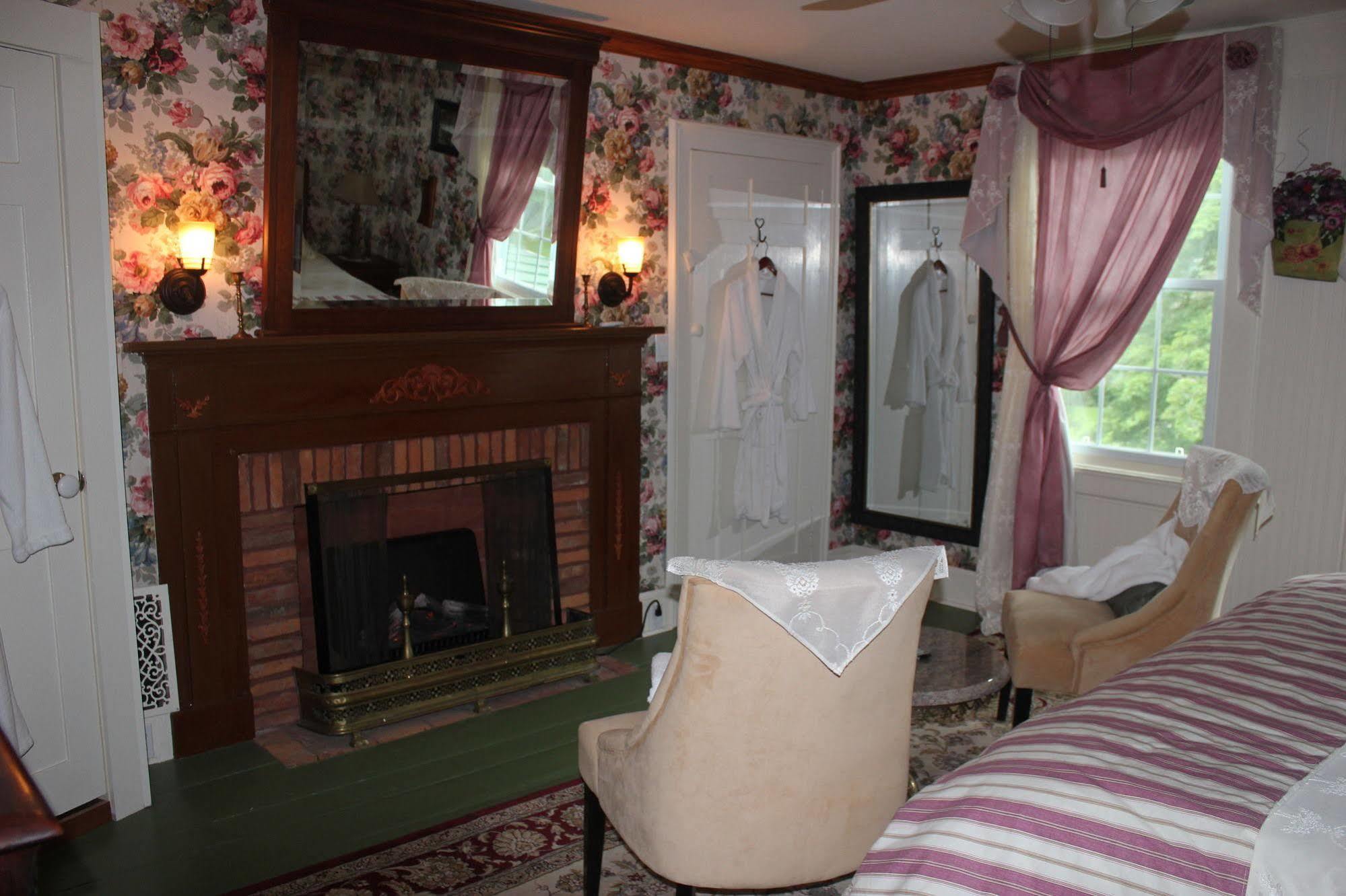 Domaine Les Boises Lee Farm S.A Bed & Breakfast Stanstead Екстериор снимка