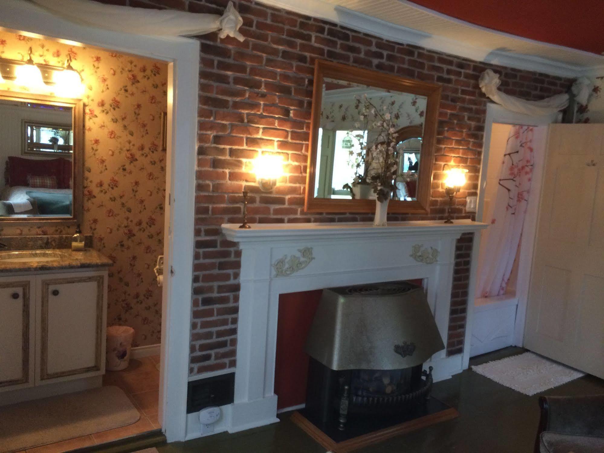 Domaine Les Boises Lee Farm S.A Bed & Breakfast Stanstead Екстериор снимка