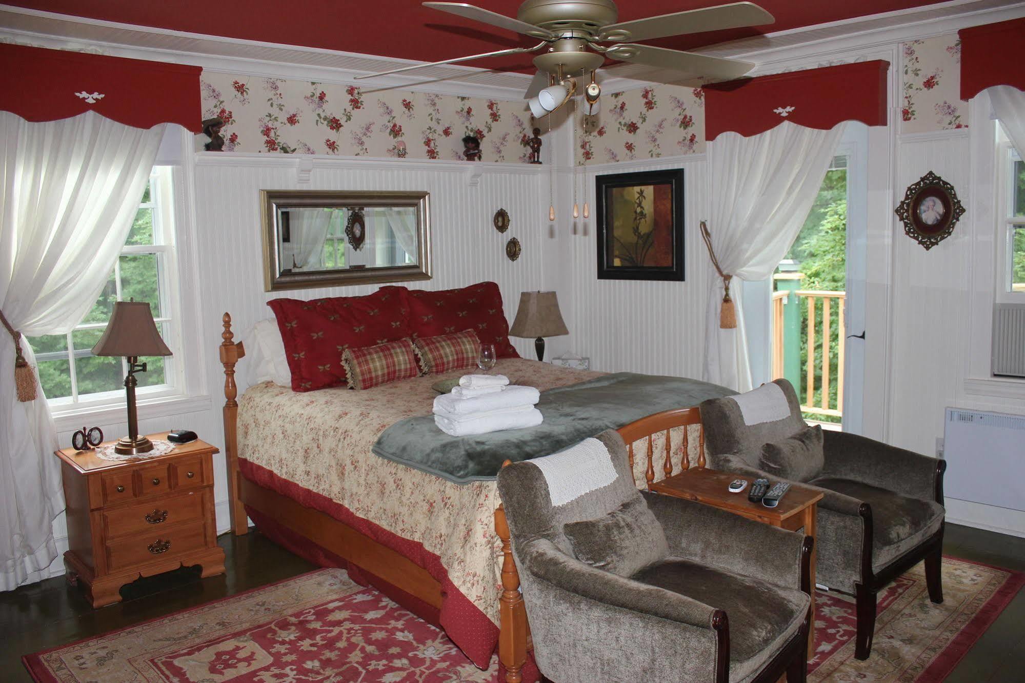 Domaine Les Boises Lee Farm S.A Bed & Breakfast Stanstead Екстериор снимка