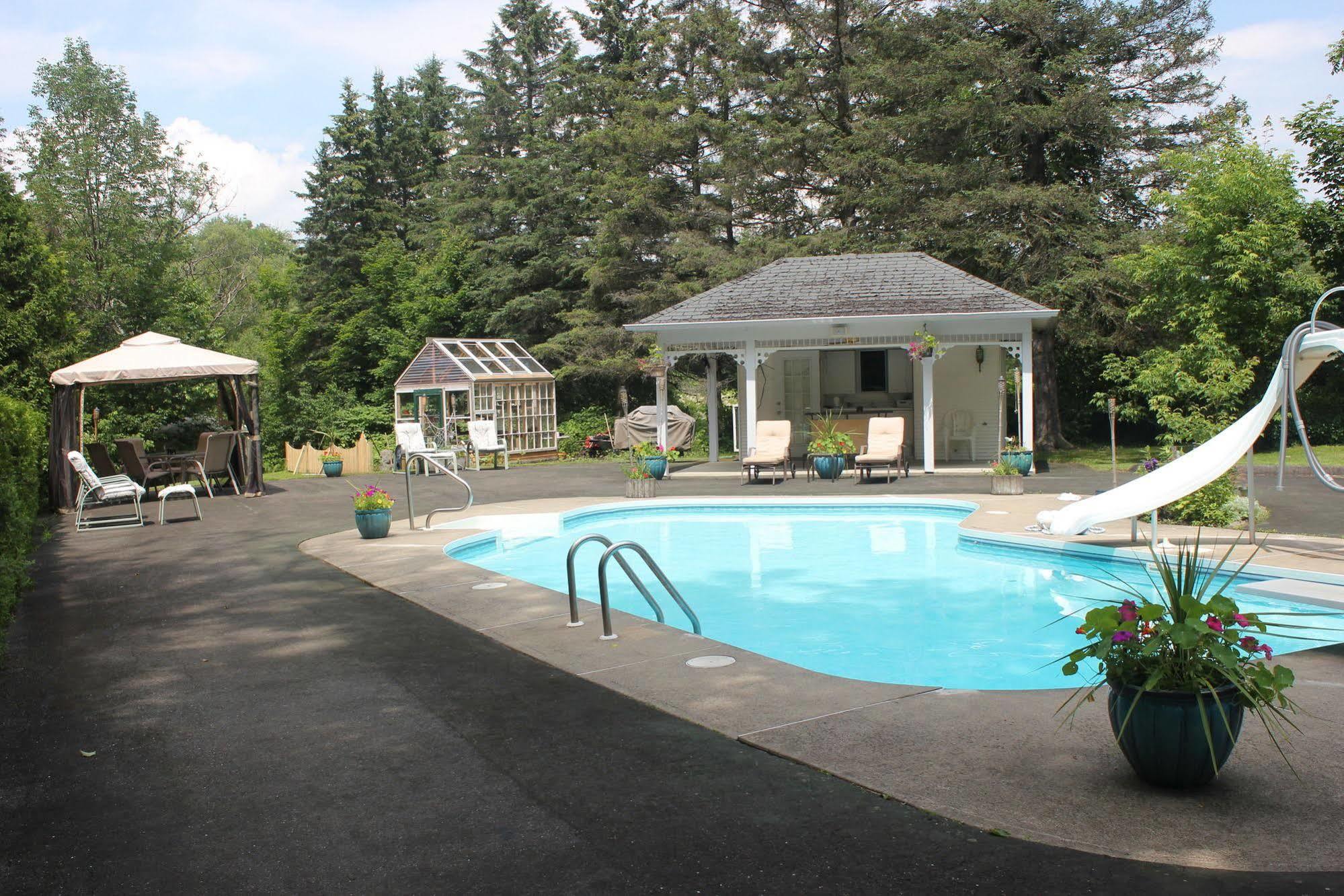 Domaine Les Boises Lee Farm S.A Bed & Breakfast Stanstead Екстериор снимка