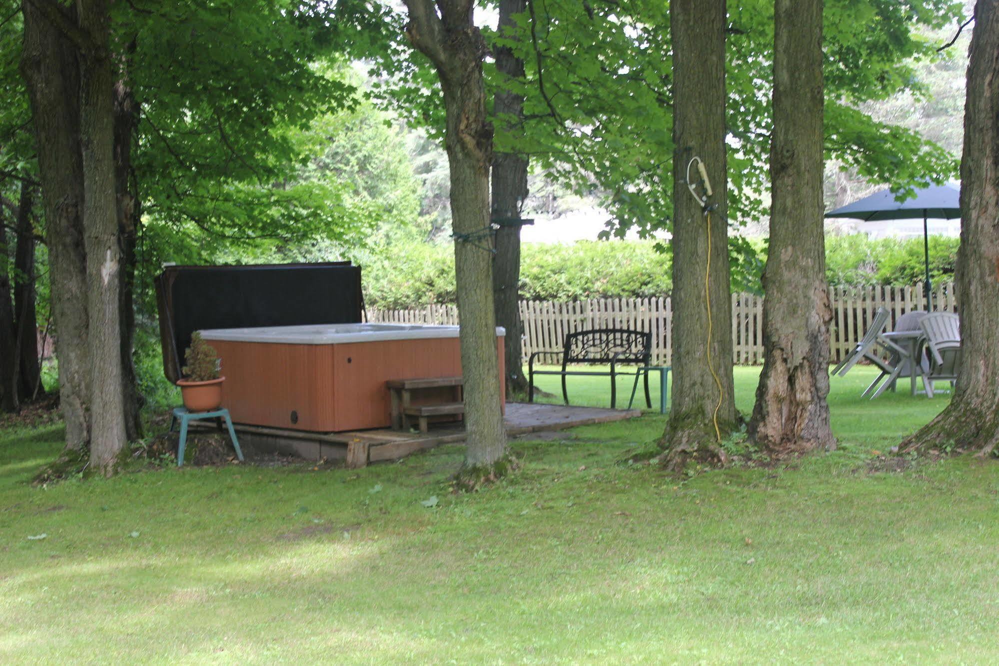 Domaine Les Boises Lee Farm S.A Bed & Breakfast Stanstead Екстериор снимка