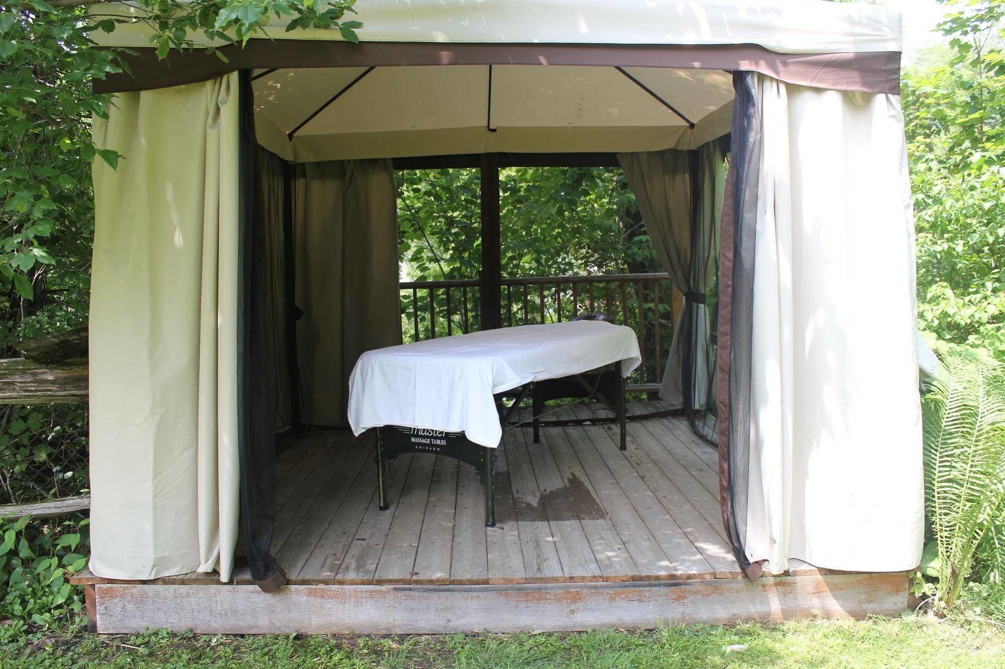 Domaine Les Boises Lee Farm S.A Bed & Breakfast Stanstead Екстериор снимка
